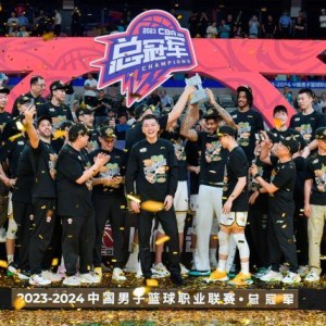 开云体育下载-危急关头总能逆境爆发 精神属性铸就辽篮王朝